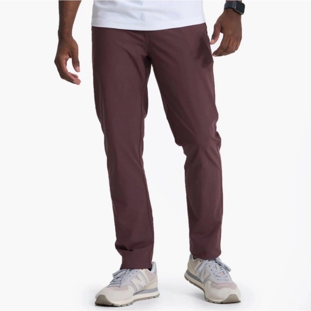 Vuori Men's Meta Pant in Color Oxblood Size 28